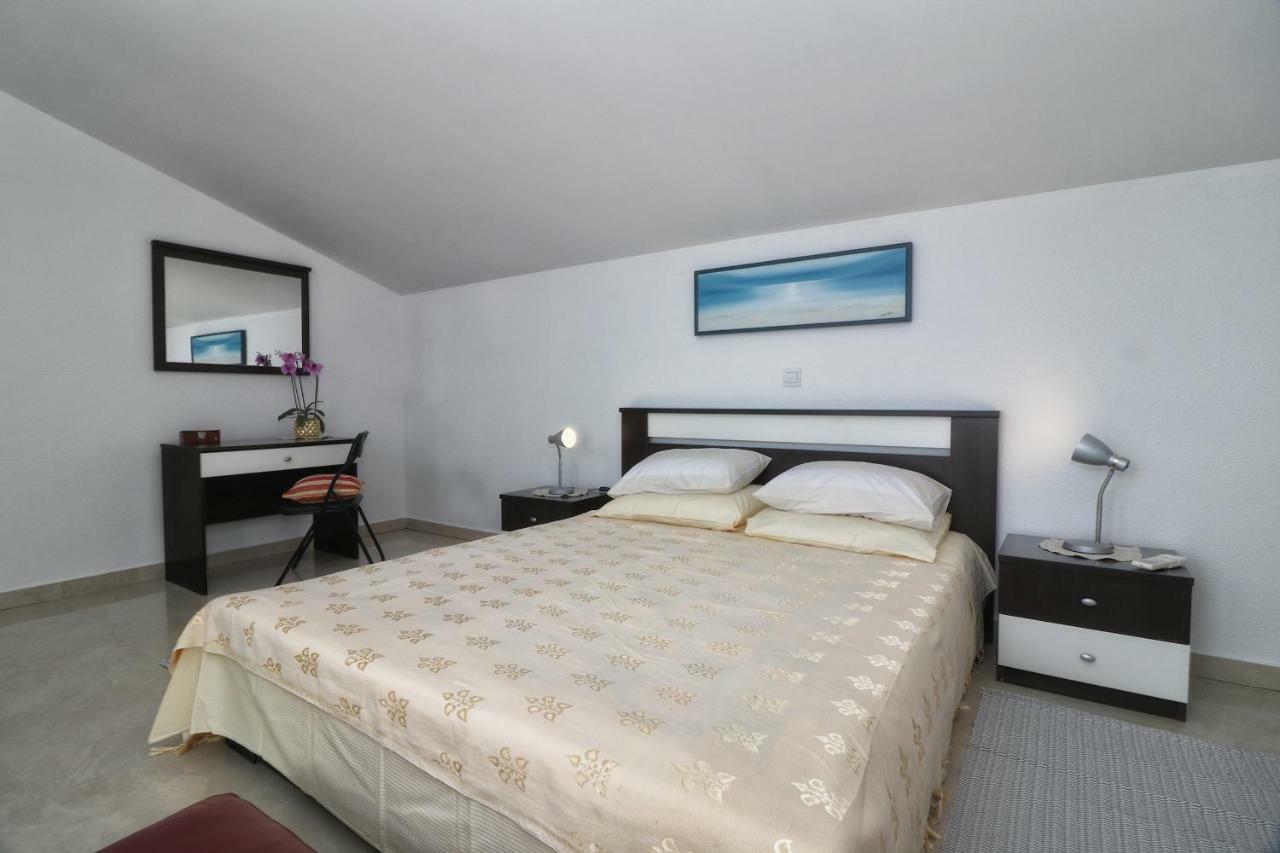 Apartments Link Rovinj Exterior photo